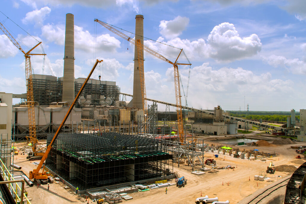 Access to an in-house fleet of cranes and other equipment maximized costs and streamlined the construction schedule.