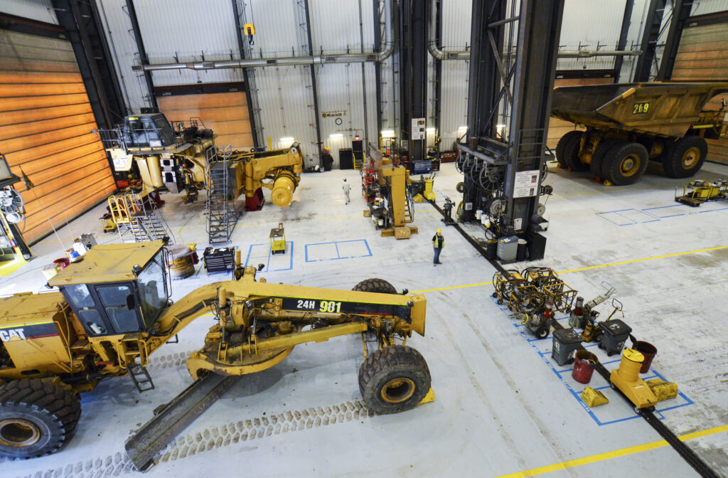 Kiewit’s preventive maintenance practices ensure its fleet maintains the highest level of reliability.