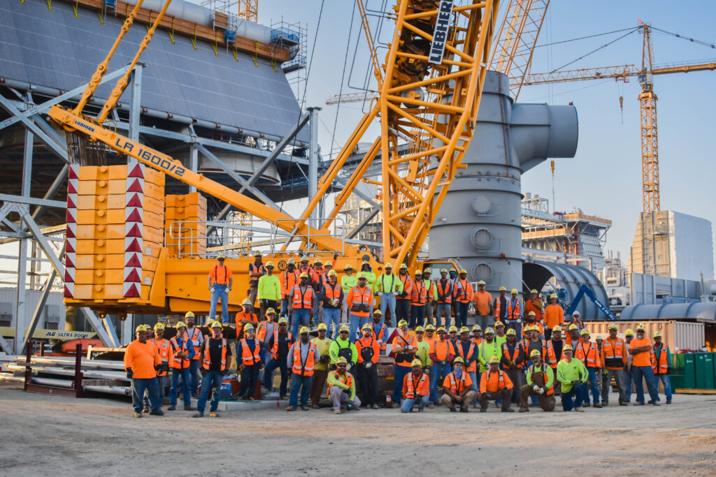 The Alamitos Air-Cooled Condenser (ACC) team completed their operations safely and with high quality, all while breaking Kiewit’s past ACC cost and schedule records.