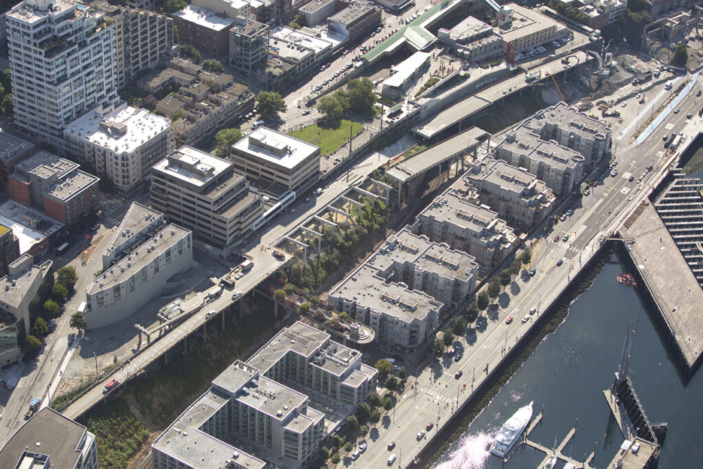 These photos show just how close the viaduct was to buildings and nearby surface streets, making it more critical that the project team mitigate the effects of vibration, noise and dust.