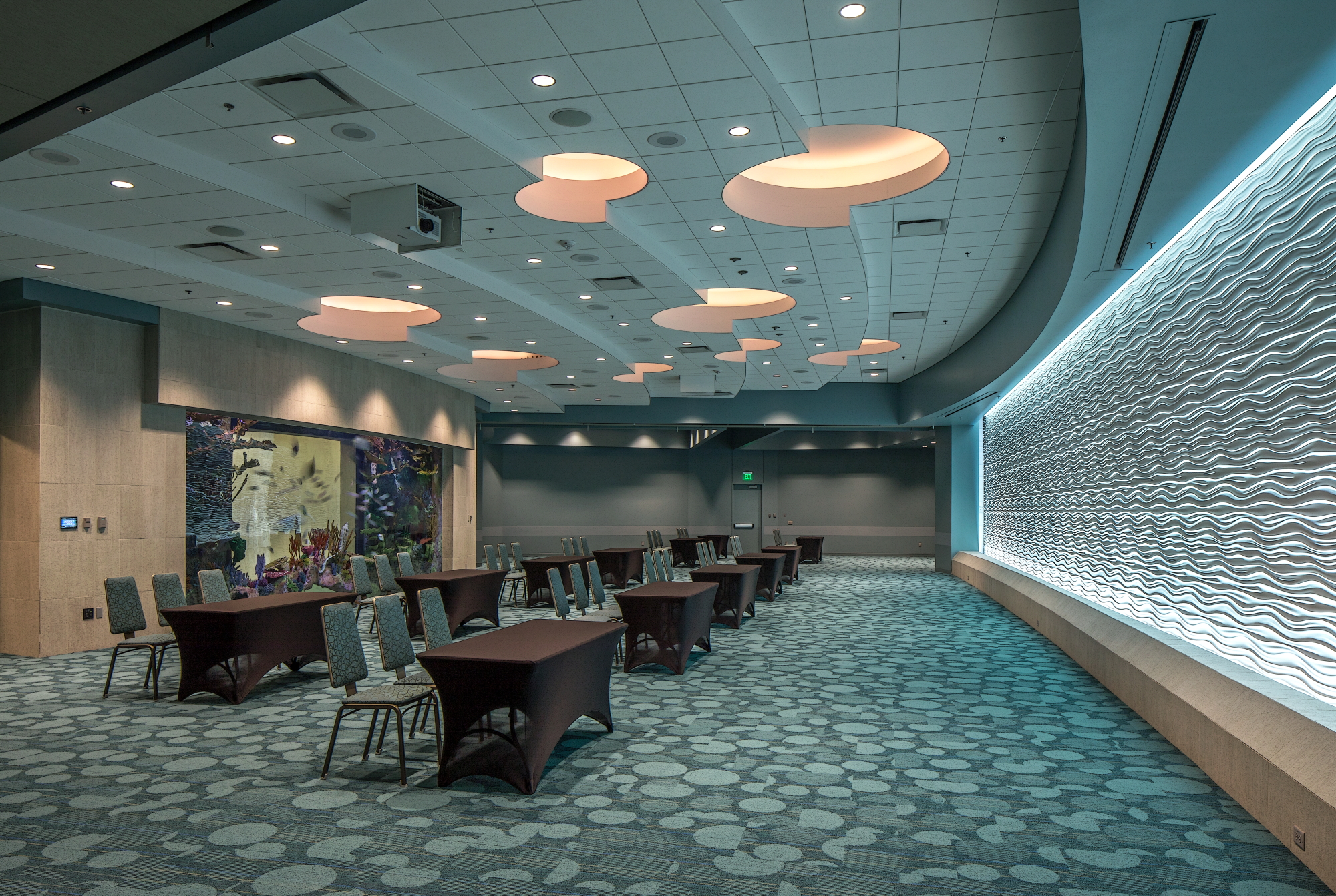 Omaha's Henry Doorly Zoo and Aquarium - Aquarium Facade Renovation