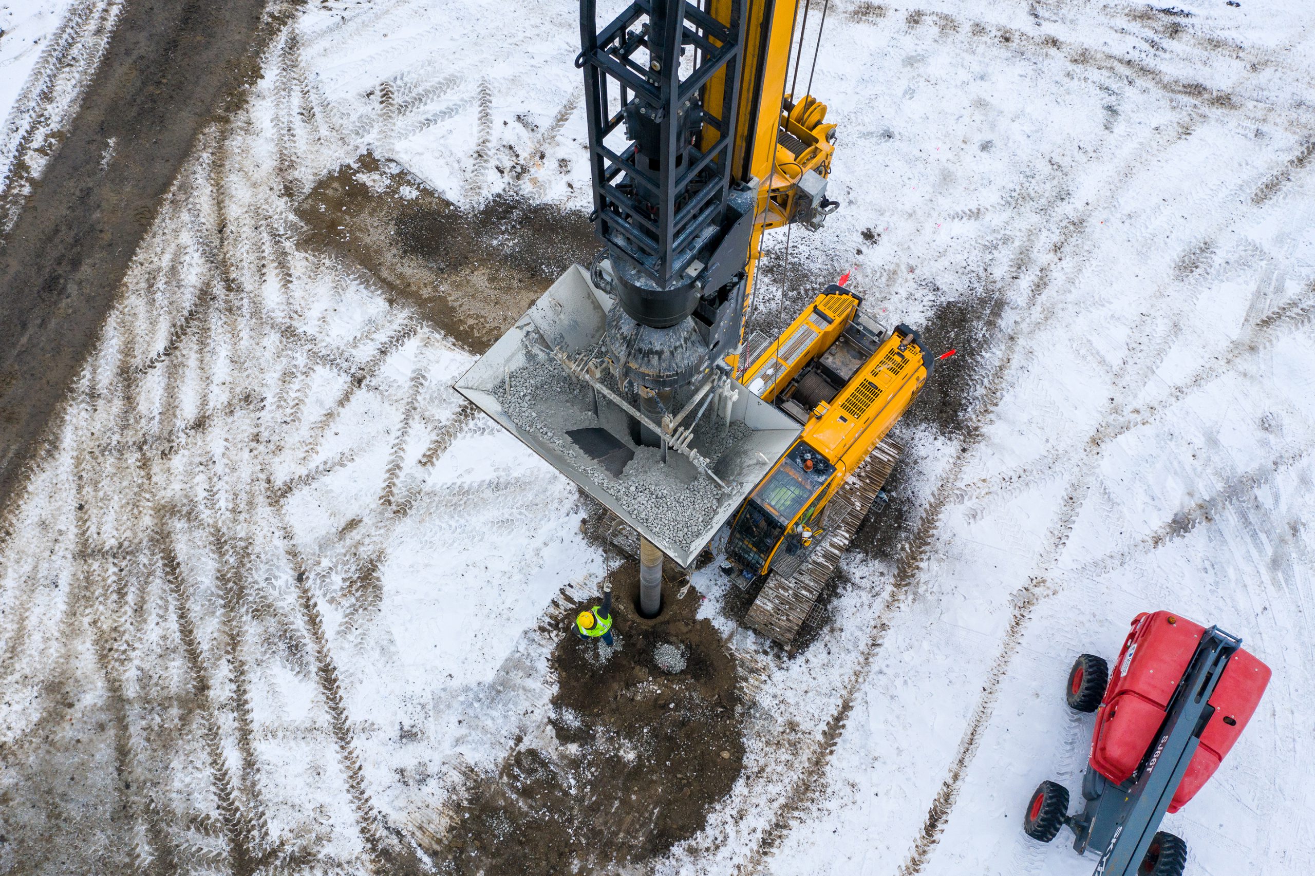 Kiewit Foundations installed 1,022 non-vibratory stone columns at the new Kiewit Headquarters in Omaha, Nebraska. Each is 24 inches in diameter with a depth ranging from 20 to 30 feet. Kiewit is the only contractor that has installed non-vibratory stone columns in North America. 