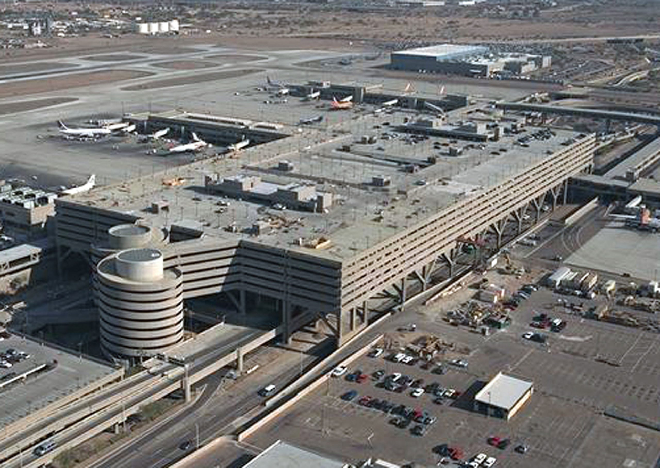 Phoenix Sky Harbor Barry M. Goldwater Terminal 4 | Kiewit Corporation