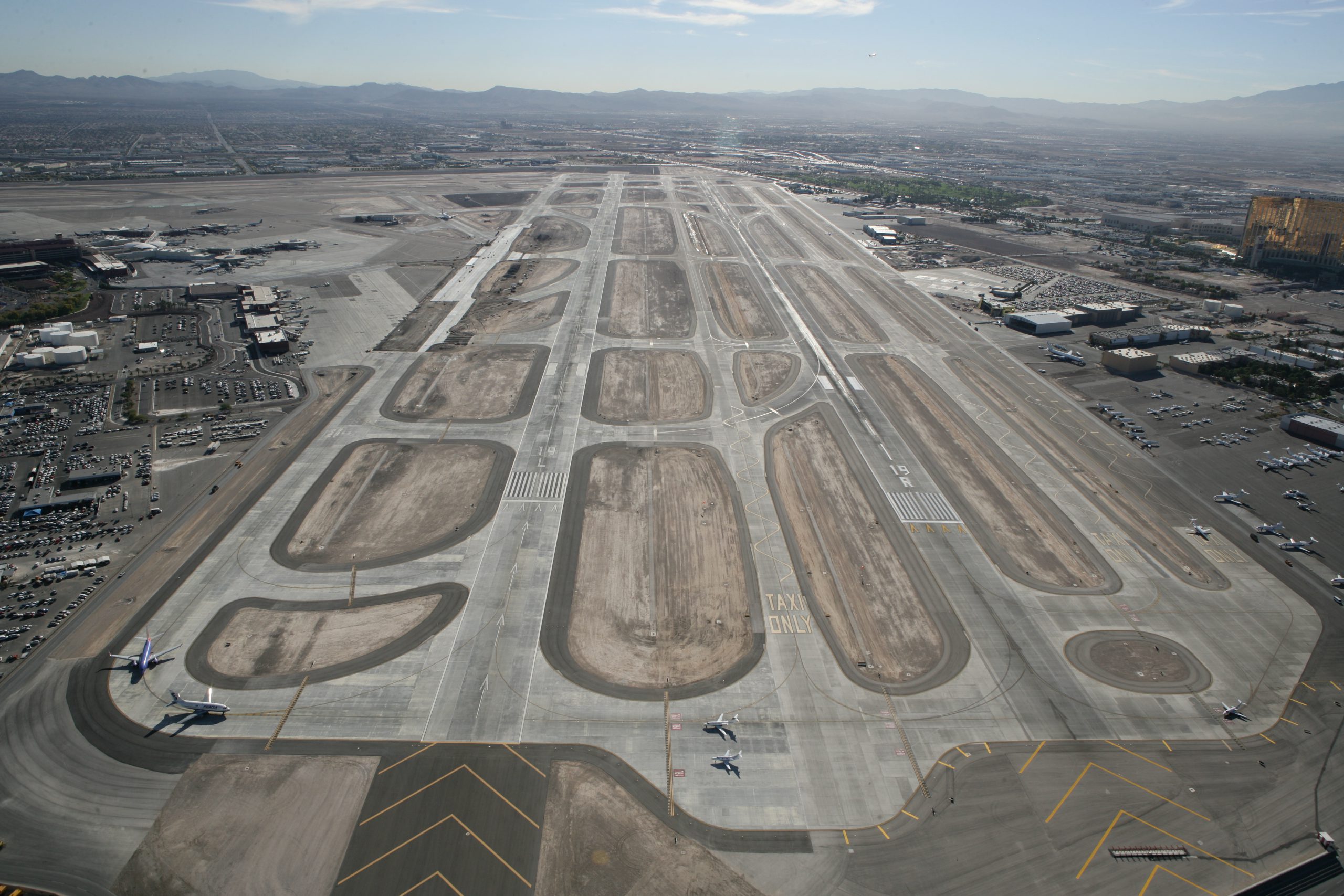 McCarran International Airport Runway 1R-19L and Taxiway D Reconstruction