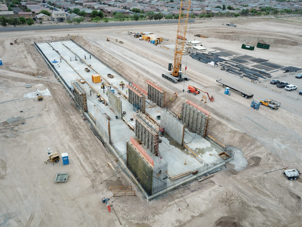 Serving the rapidly growing city of Buckeye, Arizona, Kiewit's construction crews built the walls of the new 4 million gallon treated water reservoir, which is part of the Jackie A. Meck Water Campus.