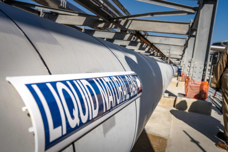 One of the primary goals was to restore the pipeline between the facilityand its LNG storage tanks. Liquefication significantly reduces the volume
of the gas but involves highly specialized equipment to do so. 