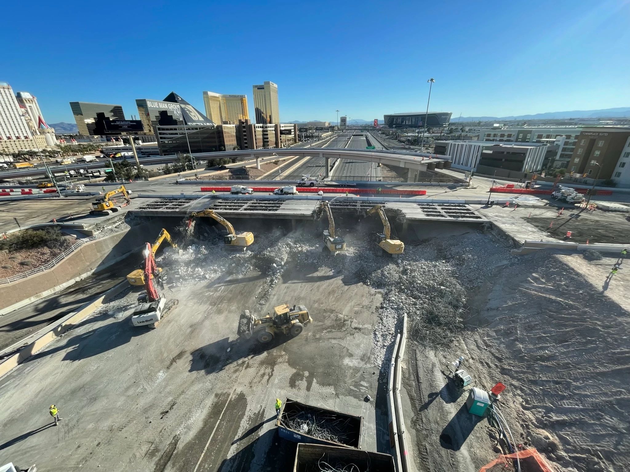 Proyecto de diseño y construcción de la intersección vial I-15/Tropicana