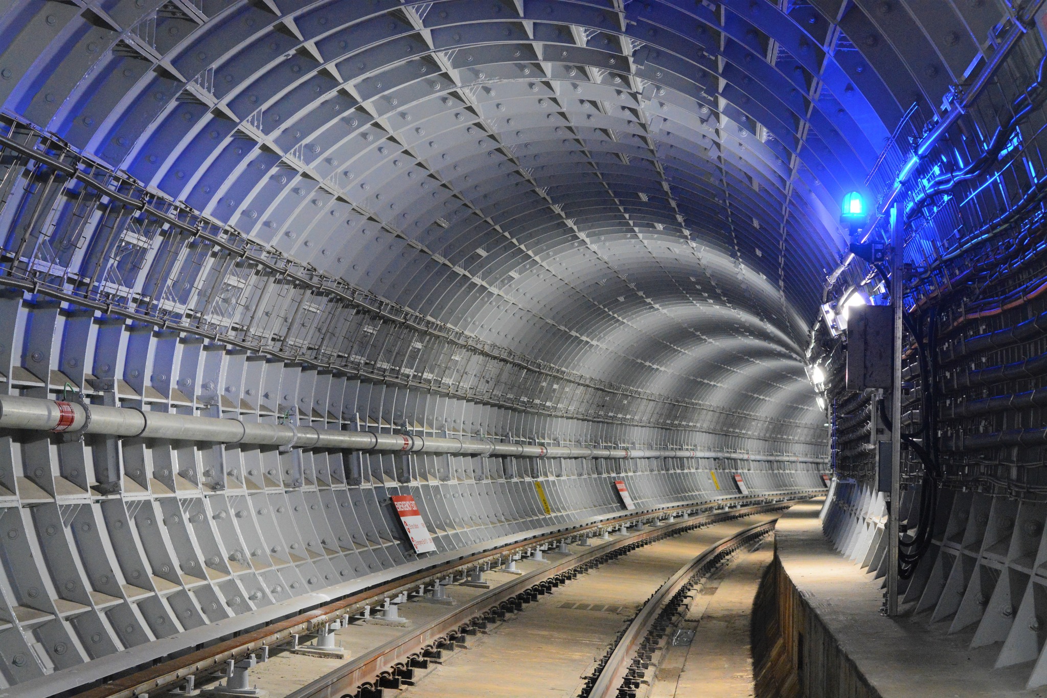 Réhabilitation du revêtement en acier du tunnel de la ligne L de WMATA et réparation de la structure du pont