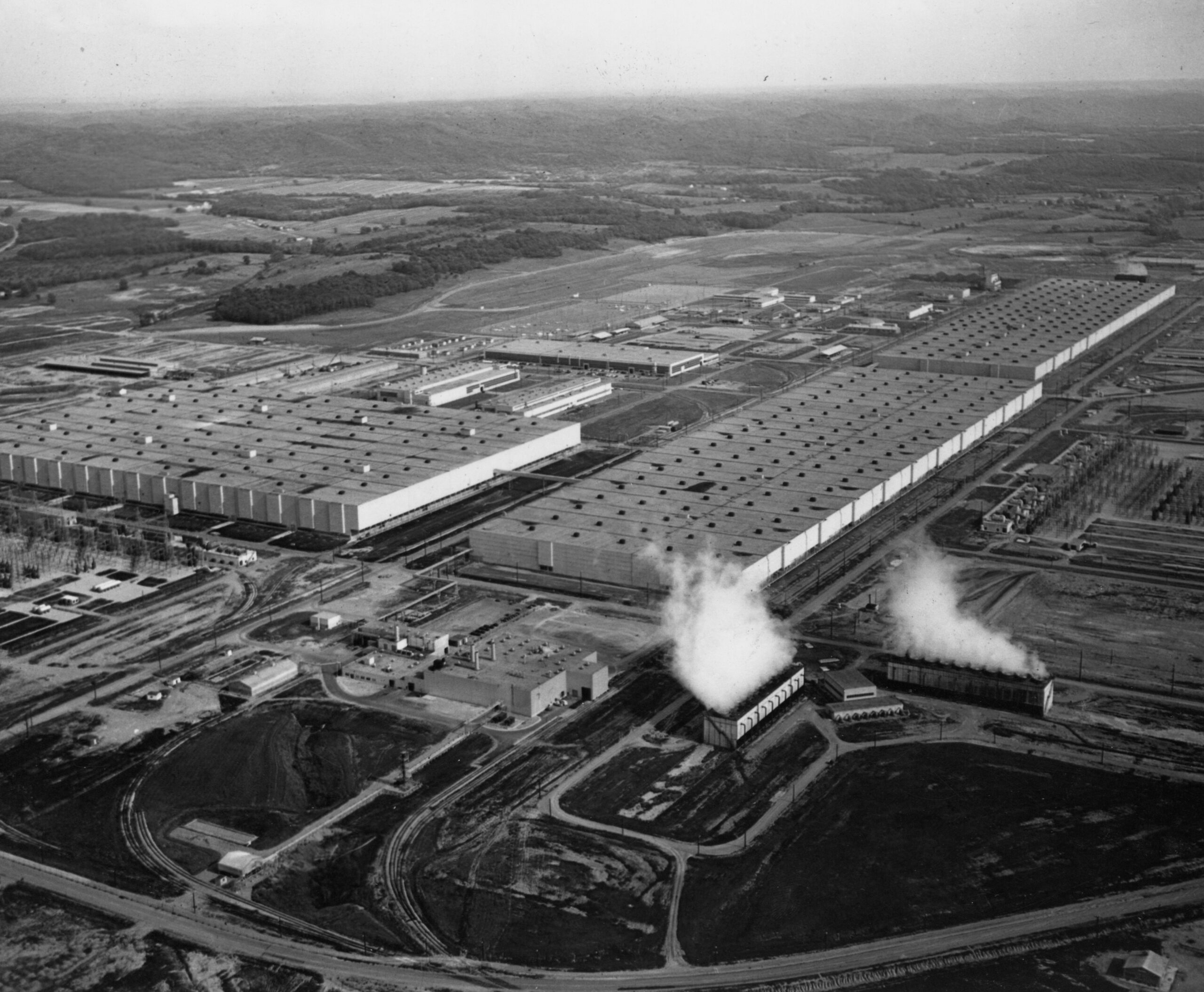 Valued at more than $14.5 billion today, Kiewit's first billion-dollar nuclear project at the U.S. Atomic Energy Commission's Portsmouth facility in Ohio increased the country’s enriched uranium production, helping maintain its nuclear security.