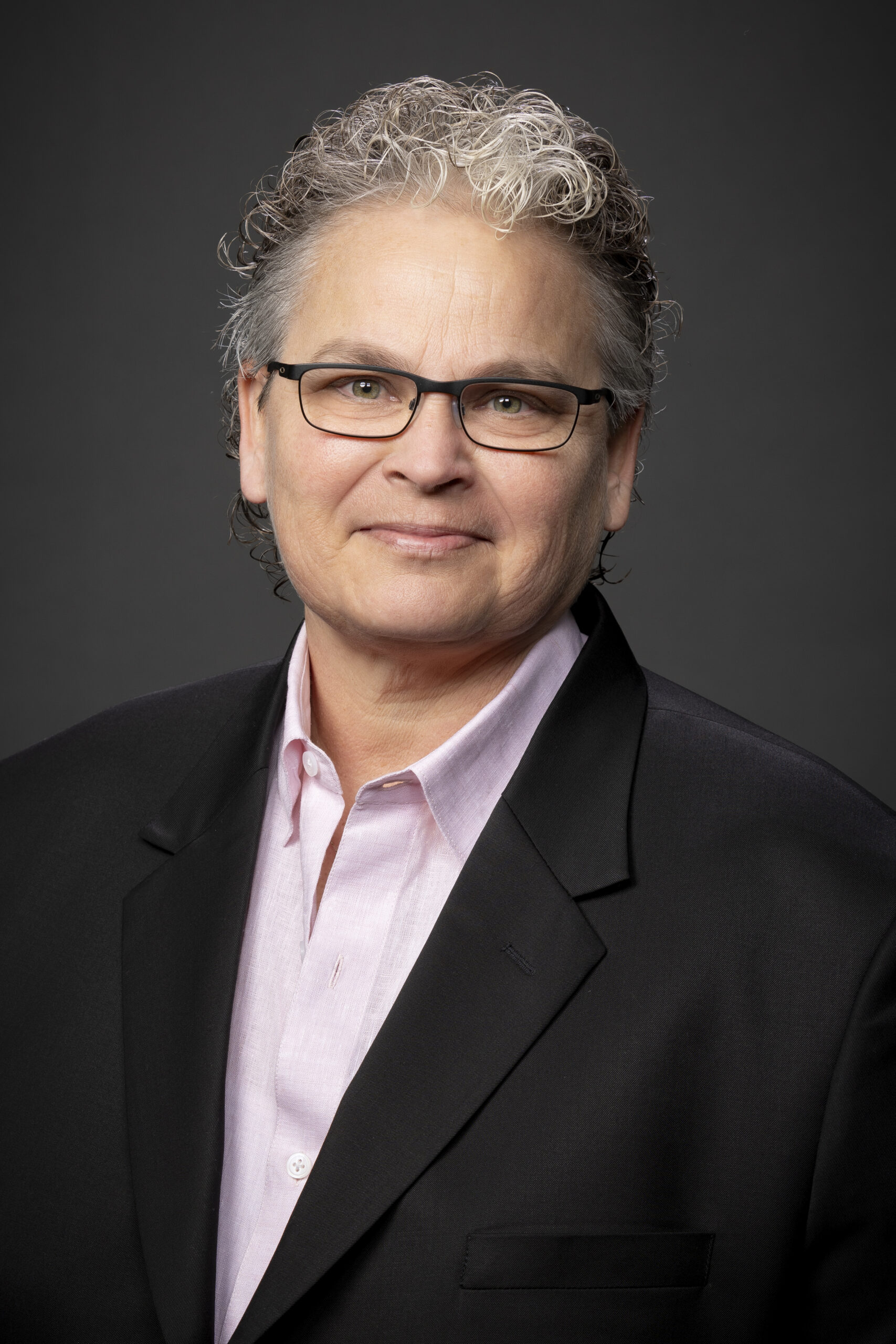 Kari Larsen joined Kiewit as an apprentice pile driver and held roles from superintendent to area manager over her 30-year career.