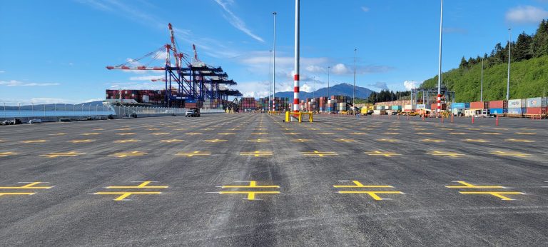 Kiewit Rigging Container Fairview Container Terminal Expansion - Kiewit Corporation