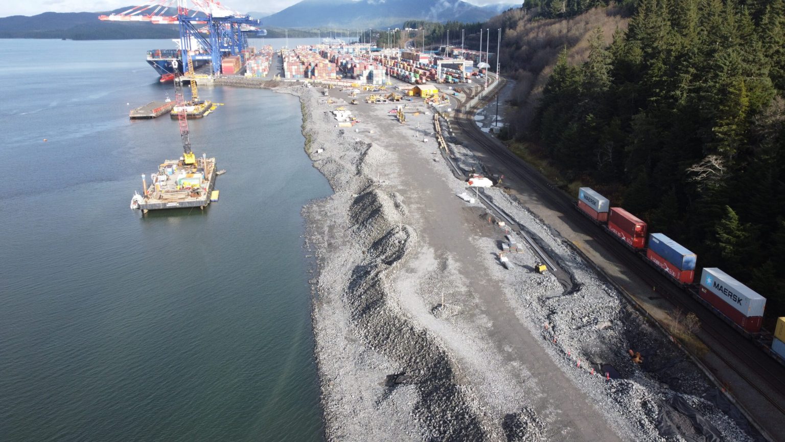 Kiewit Rigging Container Fairview Container Terminal Expansion - Kiewit Corporation