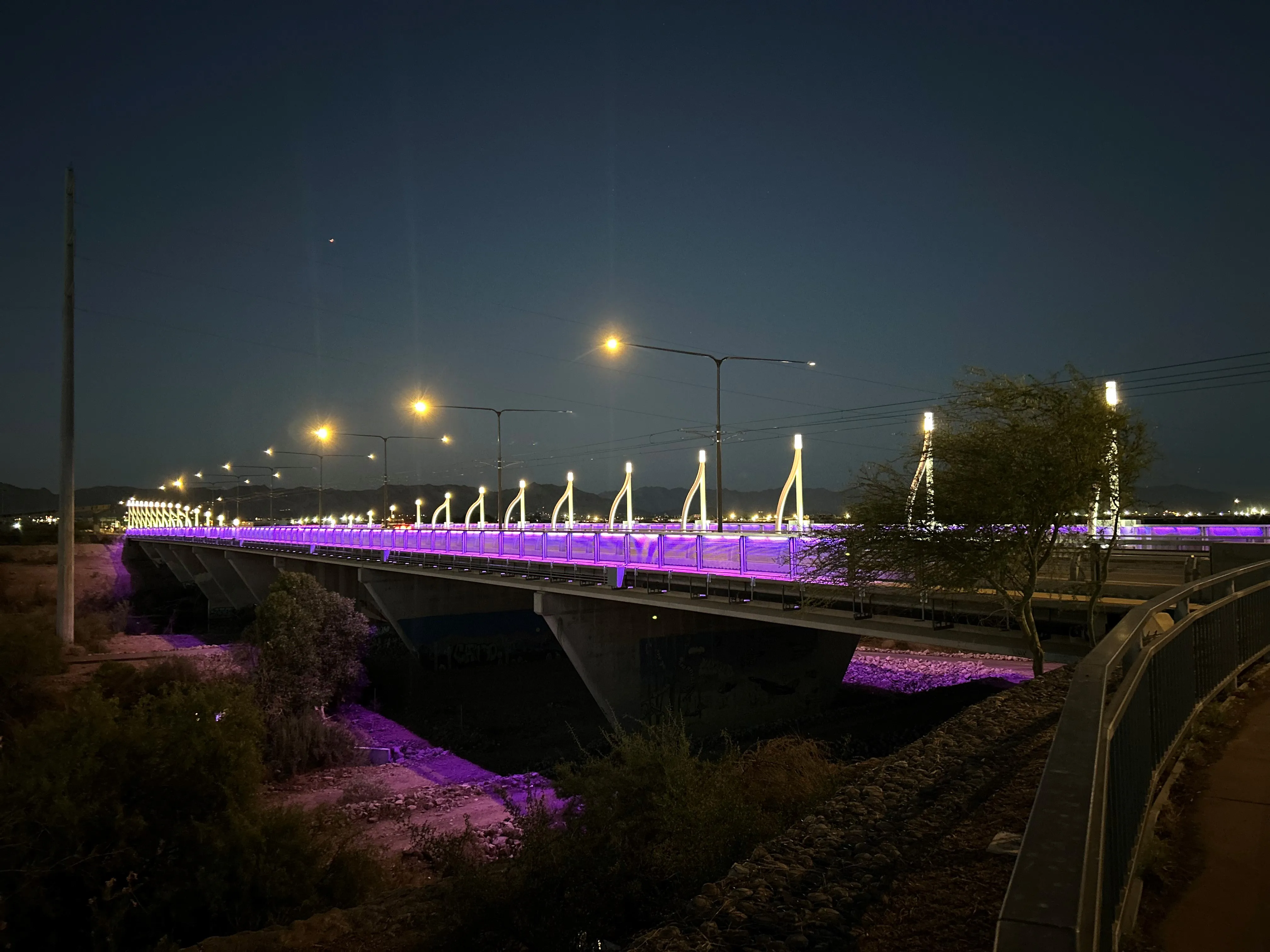 The South Central Extension/Downtown Hub project extended Valley Metro’s light rail system by 5.5 miles and introducing the city’s first two-line system.